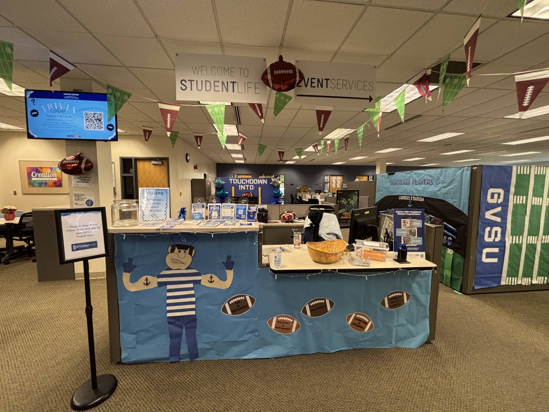 OSL Homecoming front desk decorations